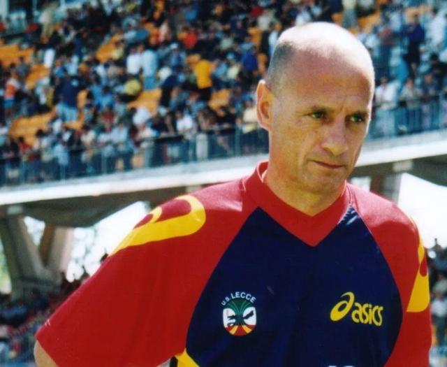 开云体育网址-王勤伯：谁最喜欢品尝铁腕的滋味？