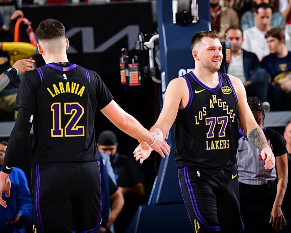 开云体育平台-前两分钟拿下6分，结果湖人锋线新星在后面的46分钟只得到了1分？